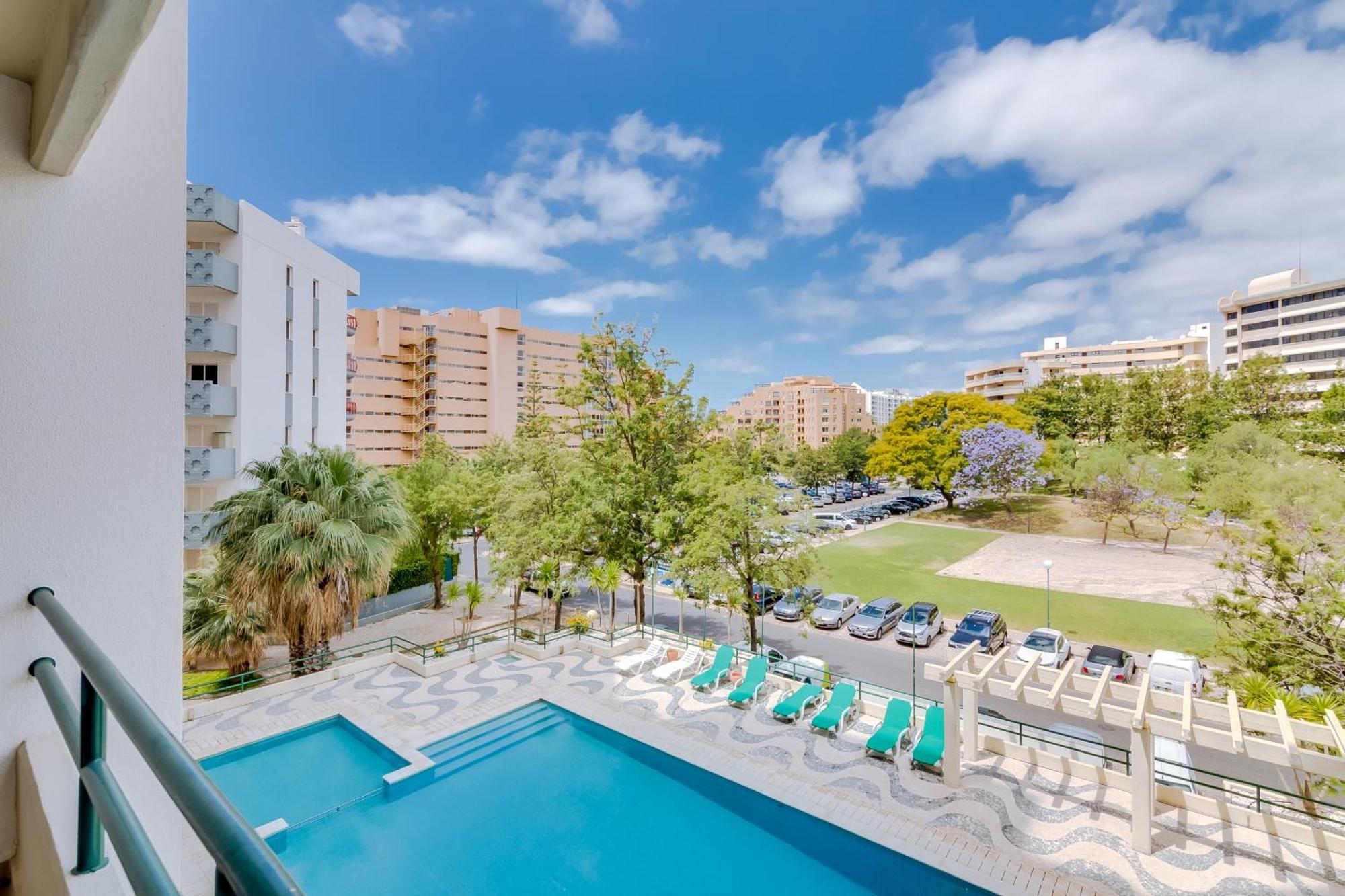 Talia Xi - Pool Near The -